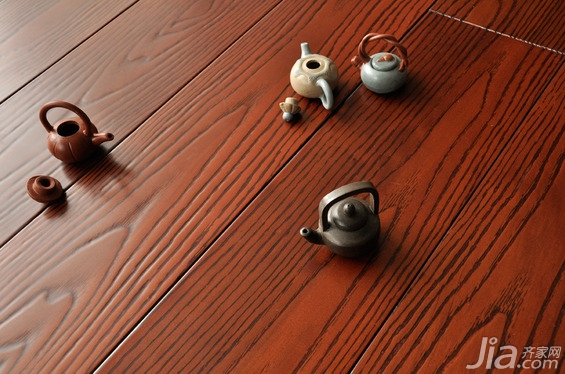 实木地板的保养技巧