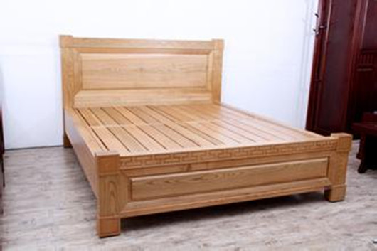 选购实木床双人床的注意事项 如何保养更好