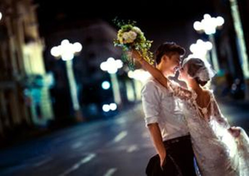 夜景结婚照如何拍摄 婚纱照有哪些风格