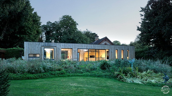 英国汉普郡谷仓建筑的木盒子扩展设计 Adam Knibb Architects (1)_调整大小