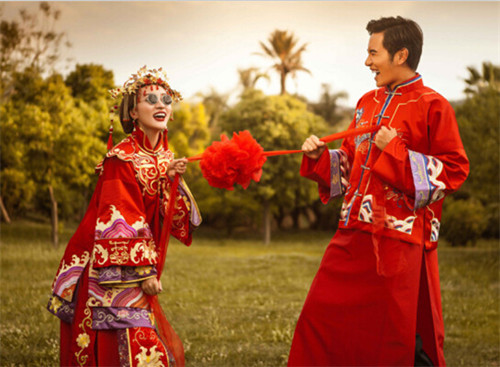 中式结婚礼服有哪些 中式新娘礼服图片欣赏_婚