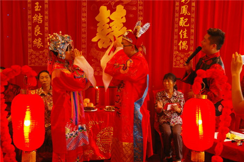 中式婚礼图片欣赏       中式婚礼怎么办好