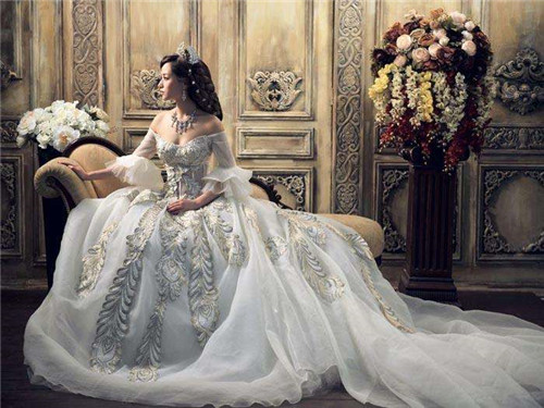 一套婚纱多少照片_一般婚纱摄影店都会建议选这5套衣服:两套婚纱(一套主纱、一套副...(3)