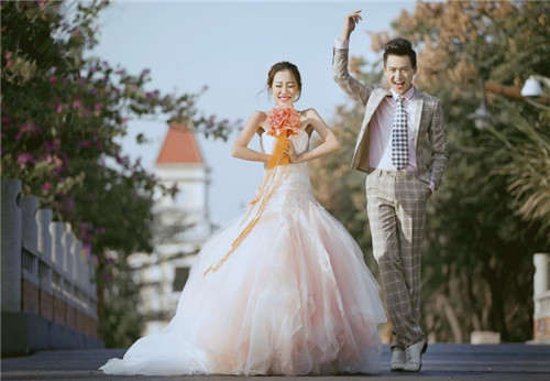 扬州 婚纱摄影 一览_南京婚纱摄影价格一览表 南京拍婚纱照怎么省钱