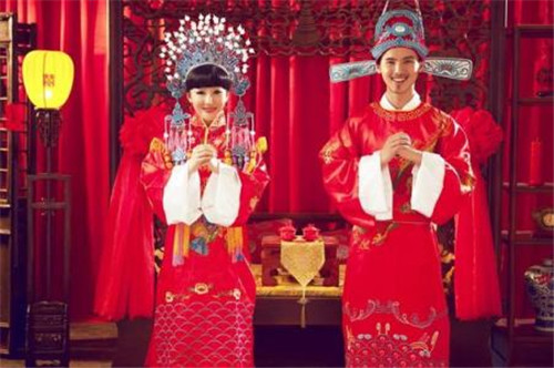 中国婚礼服饰有哪些特色 中国古代各民族结婚穿什么
