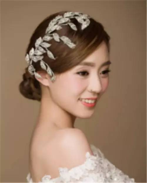 中长发新娘发型有哪些?9款新娘发型自然又好看