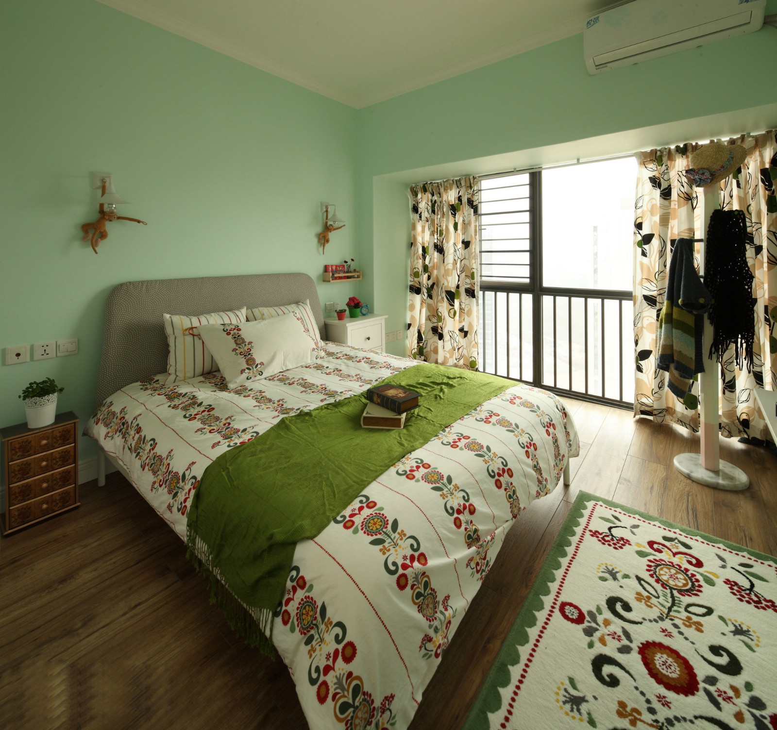 90平米装修,三居室装修,10-15万装修,卧室,田园风格,卧室背景墙,绿色