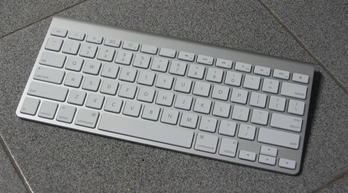 mac键盘好用吗 键盘上的灰尘怎么清理_百科知