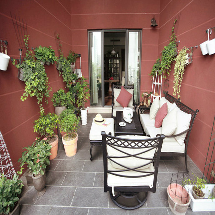 邻居居然将自己闲置的阳台打造成了一个“咖啡屋”！