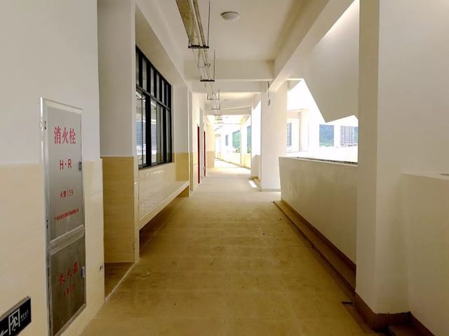教学楼楼道装修设计效果图4/6