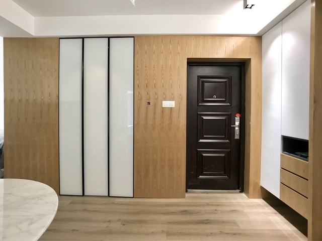 110㎡简约混搭玄关装修效果图1/12