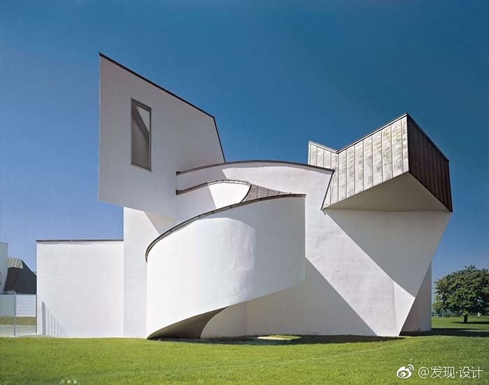 弗兰克欧恩盖里美国后现代主义及解构主义建筑师