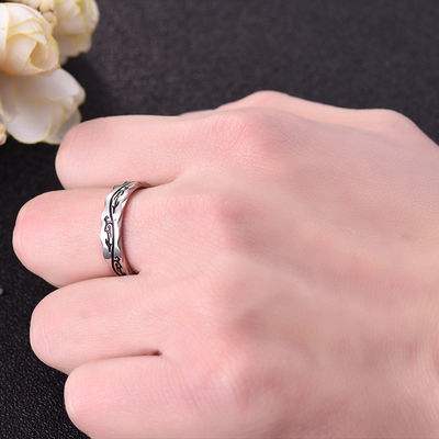女生食指戴戒指什么意思女生手指戴戒指有哪些含义