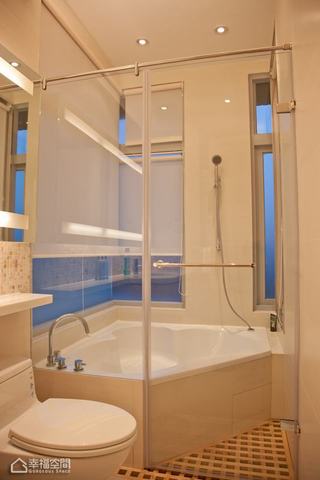 日式风格公寓舒适浴缸图片