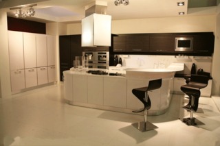 现代简约风格简洁冷色调厨房吧台设计