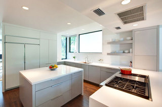 现代简约风格大气白色厨房橱柜图片