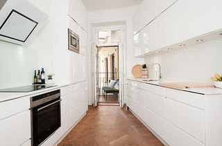 现代简约风格实用白色厨房橱柜效果图