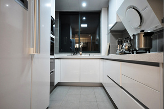 中式风格实用白色厨房橱柜定做