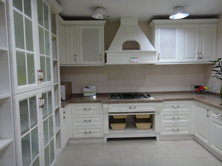 田园风格简洁白色厨房橱柜安装图