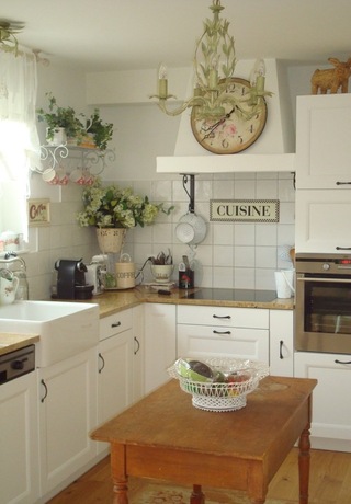 田园风格超小户型白色厨房橱柜安装图