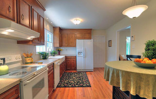 美式风格简洁暖色调厨房橱柜设计图