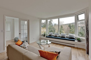 现代简约风格大气白色客厅飘窗设计图