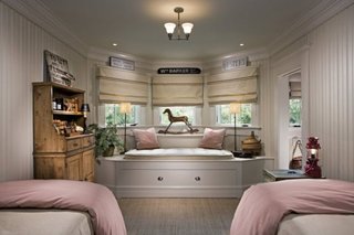 美式风格温馨粉色卧室飘窗设计图