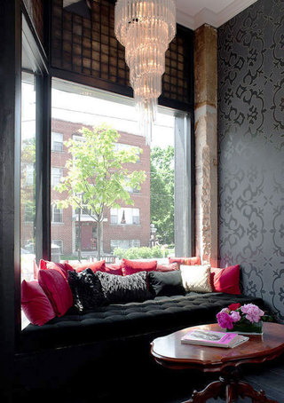 美式风格小清新黑色客厅飘窗装修效果图