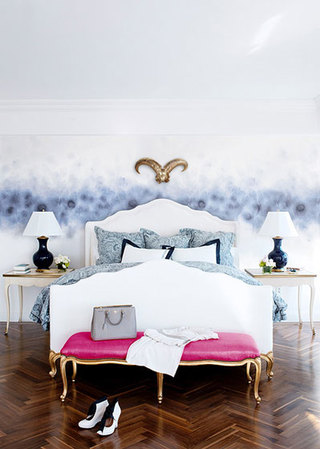 现代简约风格简洁卧室床头柜图片