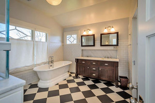 中式风格黑白卫生间浴缸图片