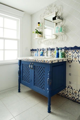 地中海风格浪漫蓝色洗手台图片