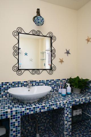 地中海风格蓝色卫生间洗手台图片