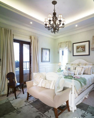 美式风格温馨卧室设计