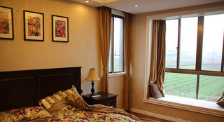 中式风格舒适卧室飘窗效果图