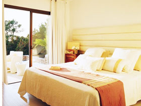 17款卧室落地窗 别具一格的地中海风格
