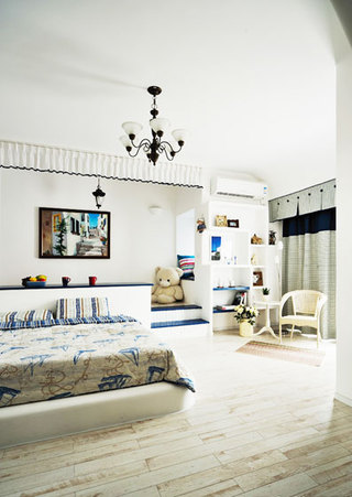 地中海风格简洁卧室照片墙设计