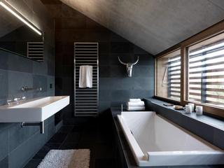 宜家风格简洁卫生间浴缸图片