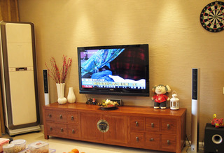 中式风格大气原木色电视柜效果图