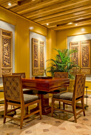 中式风格古典红色餐桌效果图