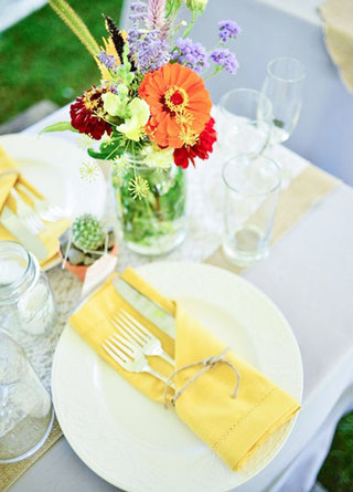简约风格简洁花园餐桌图片