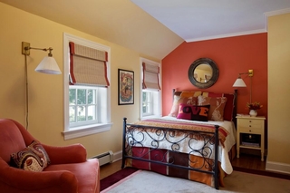 美式风格红色卧室背景墙装修效果图