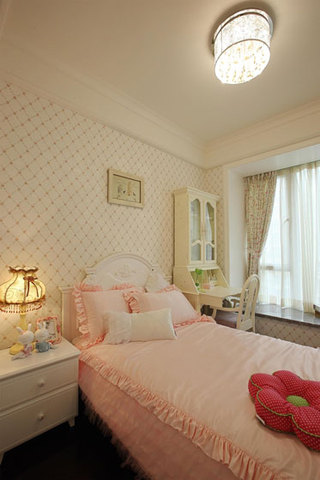 欧式风格大户型时尚白色卧室设计图纸