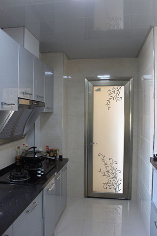 现代简约风格三居室简洁10-15万100平米厨房装修效果图