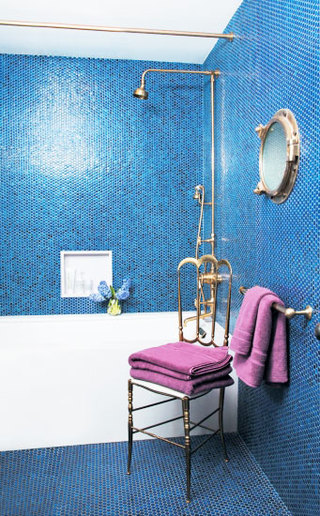 蓝色卫浴间瓷砖瓷砖图片