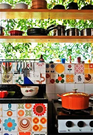 格子厨房瓷砖图片