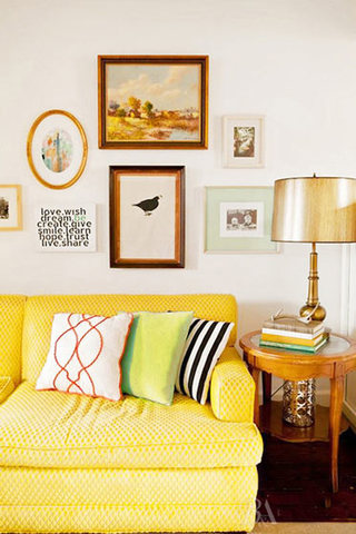 欧式风格温馨黄色客厅装潢