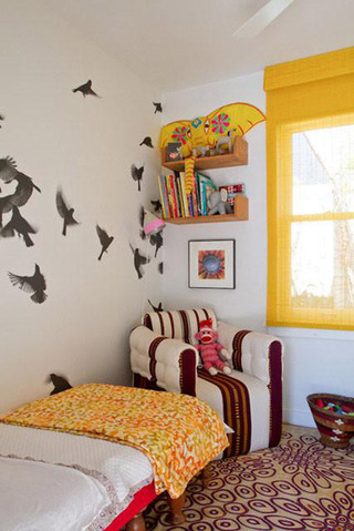 黄色亮丽儿童房窗帘设计图片