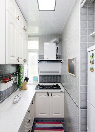 美式白色灰色小厨房效果图