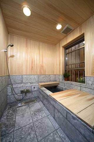 经典日式木色卫生间浴室设计效果图