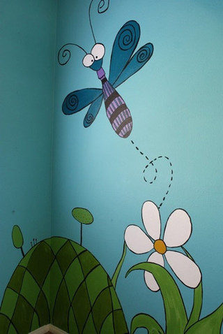 蜻蜓墙角手绘墙效果图